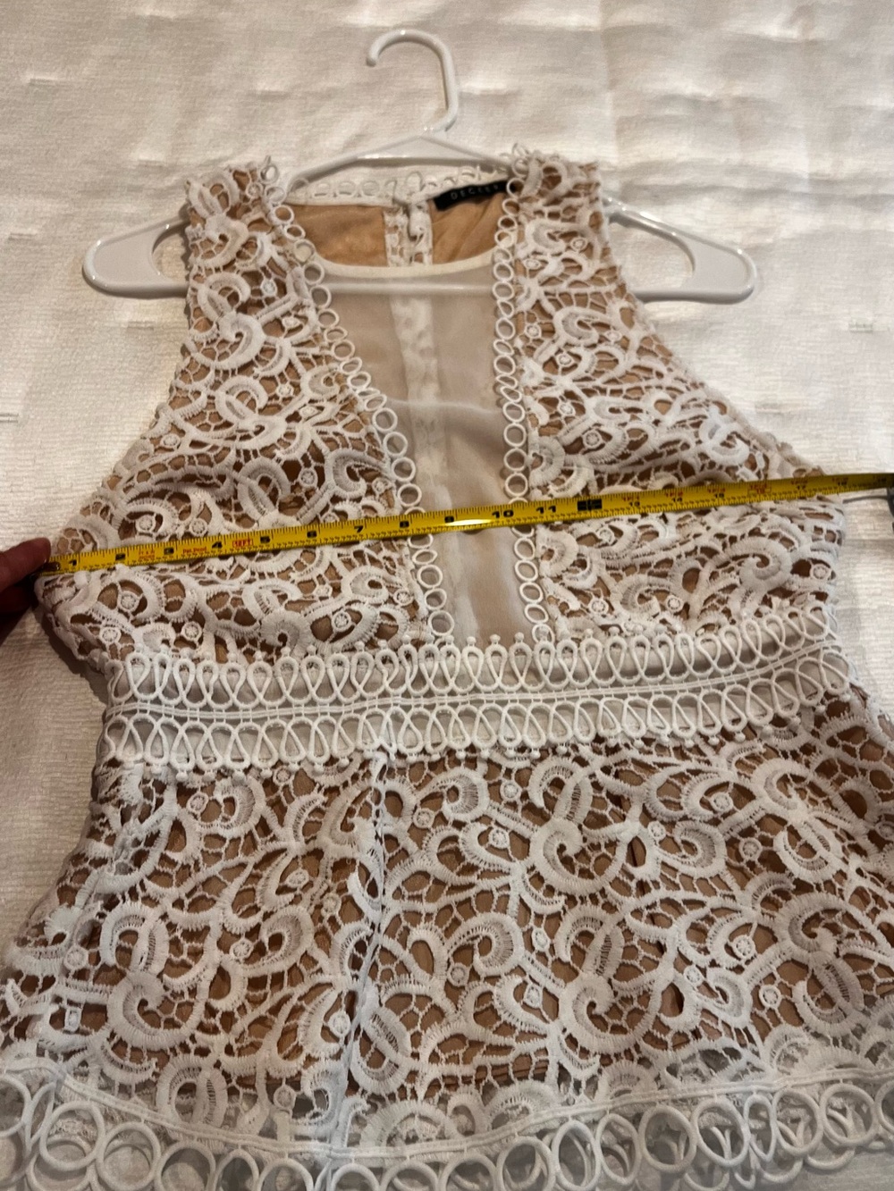 White Beautiful Sleeveless Lace Peplum Blouse - Picture 15 of 15